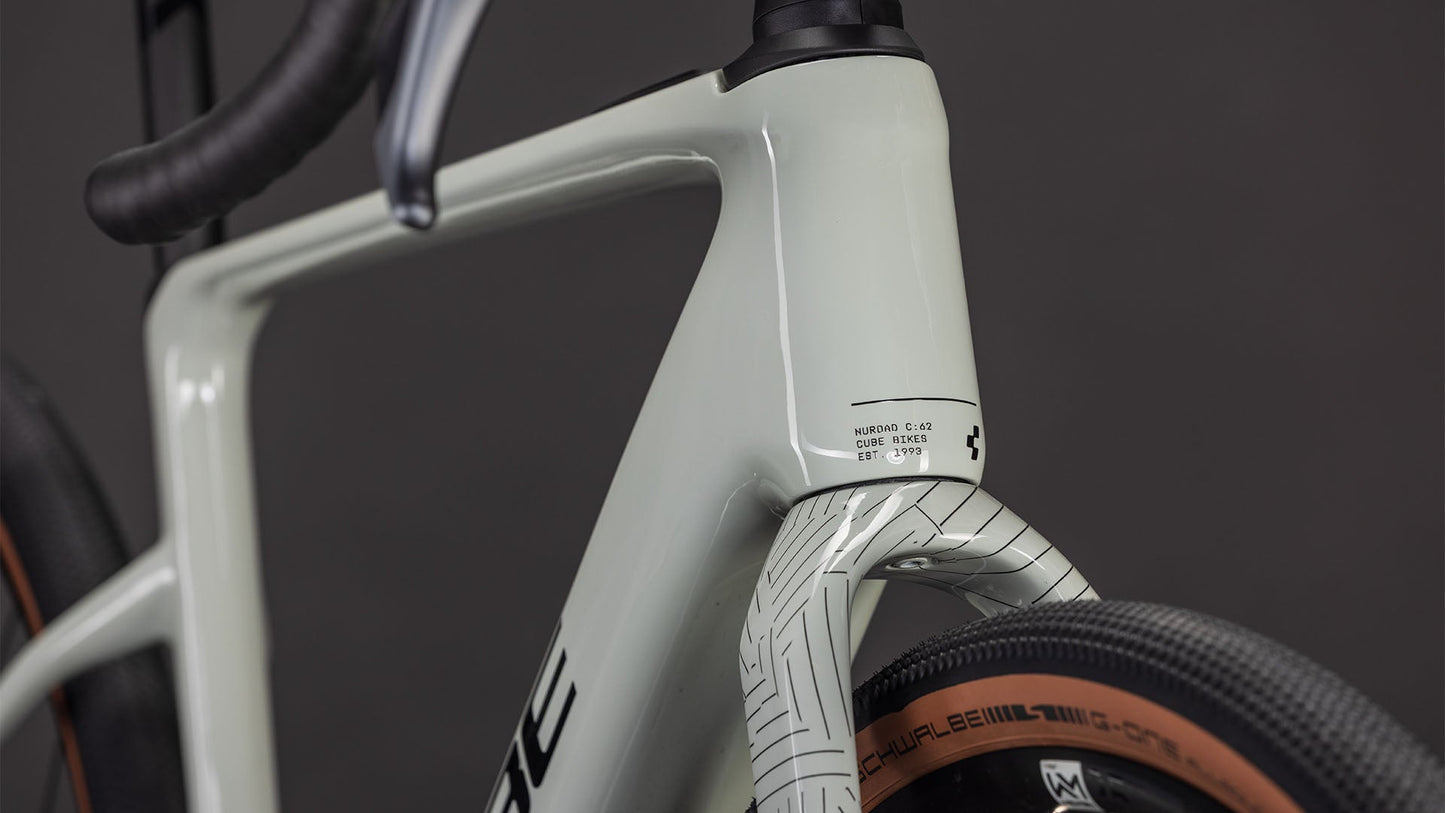 CUBE Nuroad Hybrid C:62 Race 400X reedbeige´n´black
