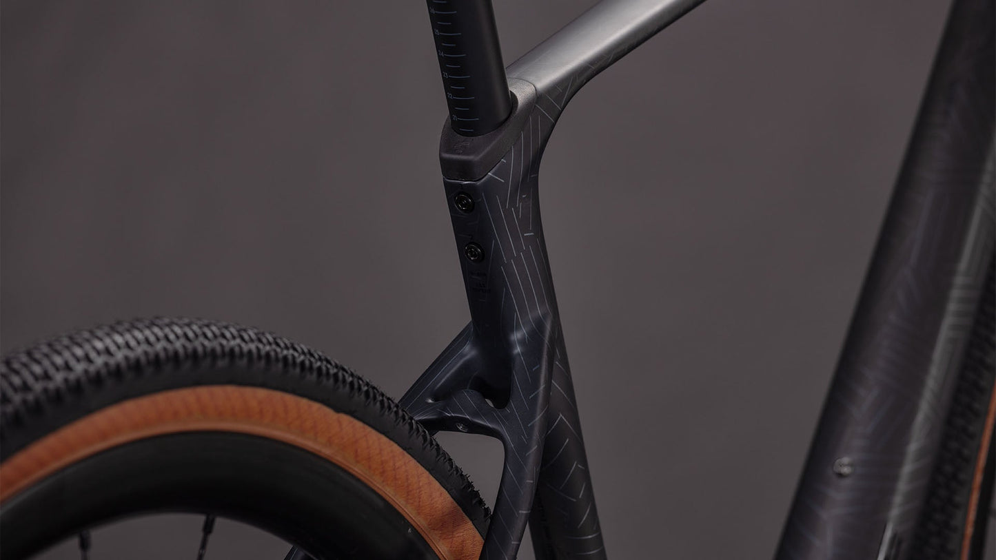 CUBE Nuroad C:62 EXC carbon´n´crisscross