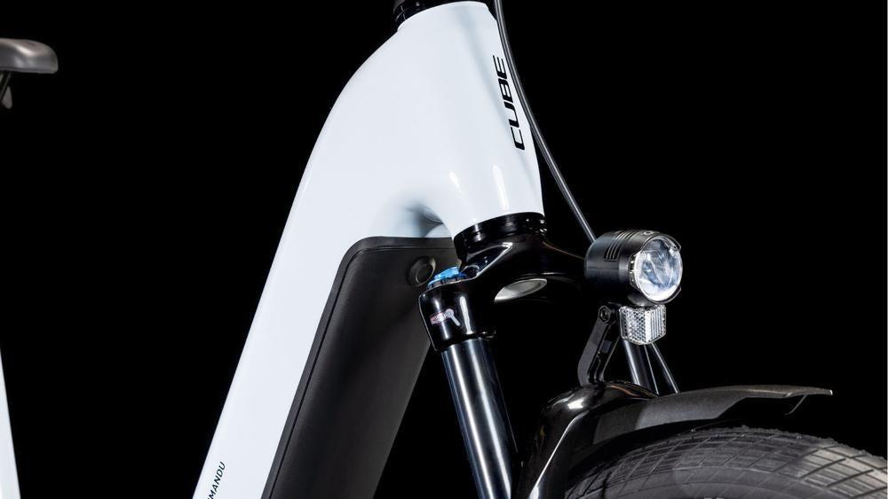 CUBE Kathmandu Hybrid ONE 600 polarwhite´n´black.