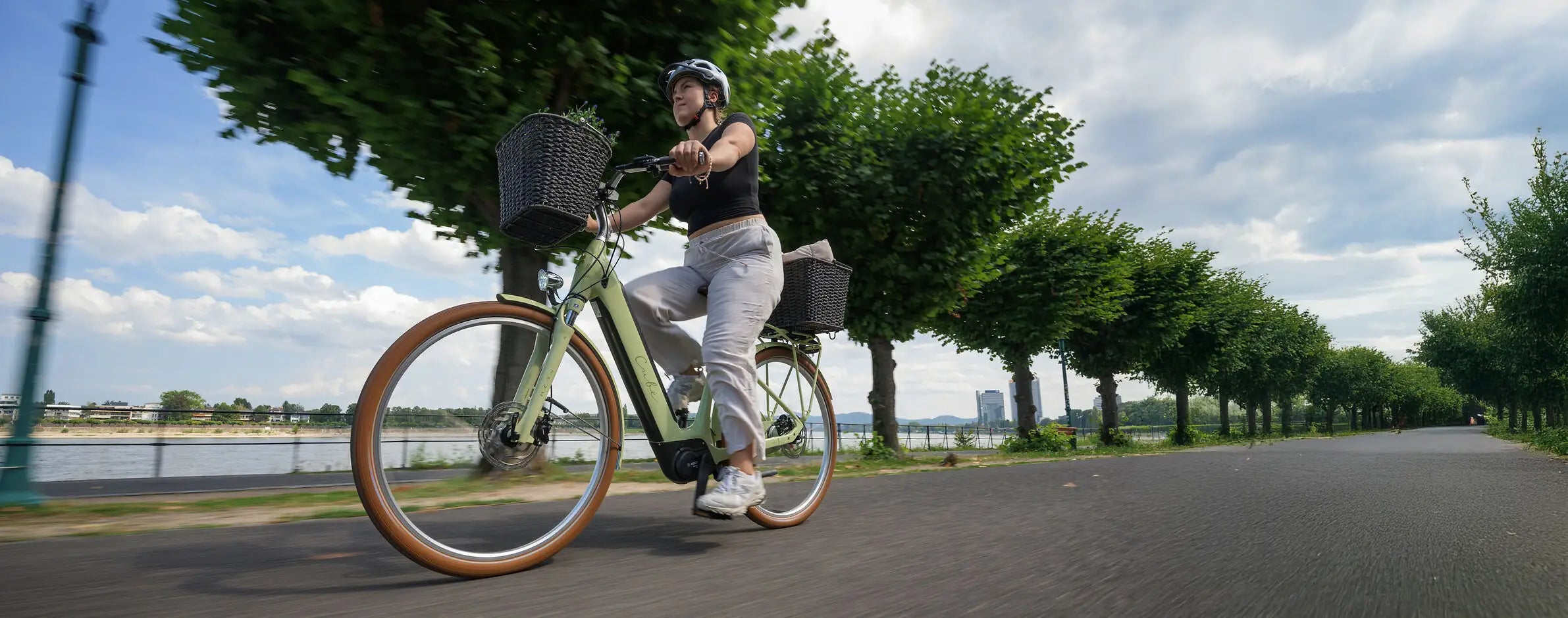 Komfortable CUBE E-Bike City – Mit dem Elektro Stadtrad bequem im Alltag unterwegs