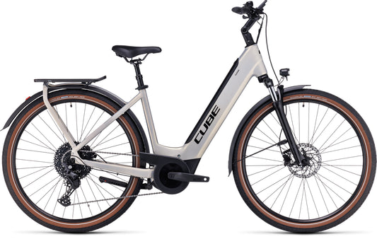CUBE Touring Hybrid Pro 625 pearlysilver´n´black