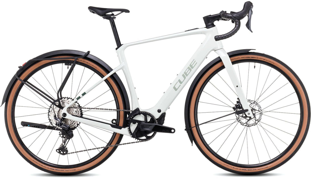 CUBE Nuroad Hybrid C:62 Race FE desertstone´n´green, E-Gravelbike mit Schutzblechen