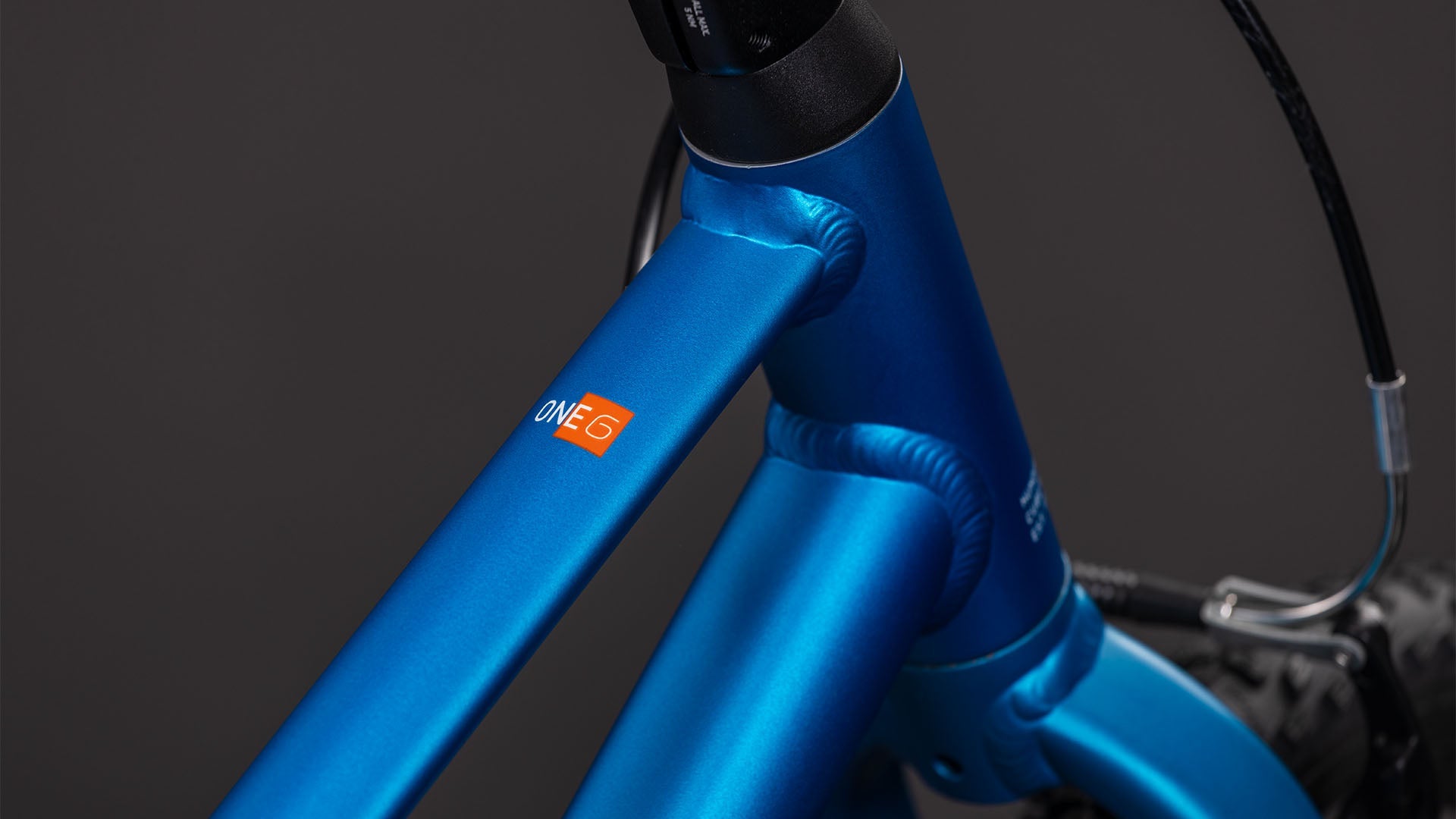 CUBE Numove 160 topasblue´n´nebula.