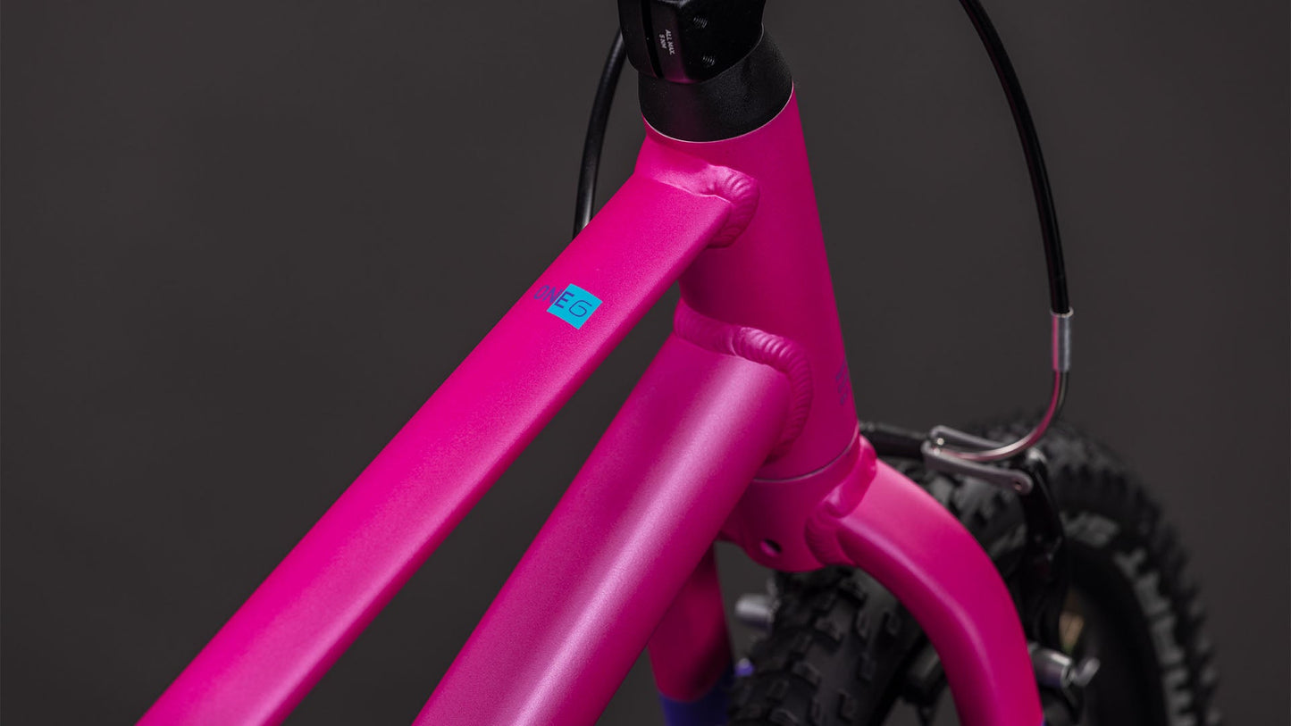CUBE Numove 160 fucsia´n´plum.