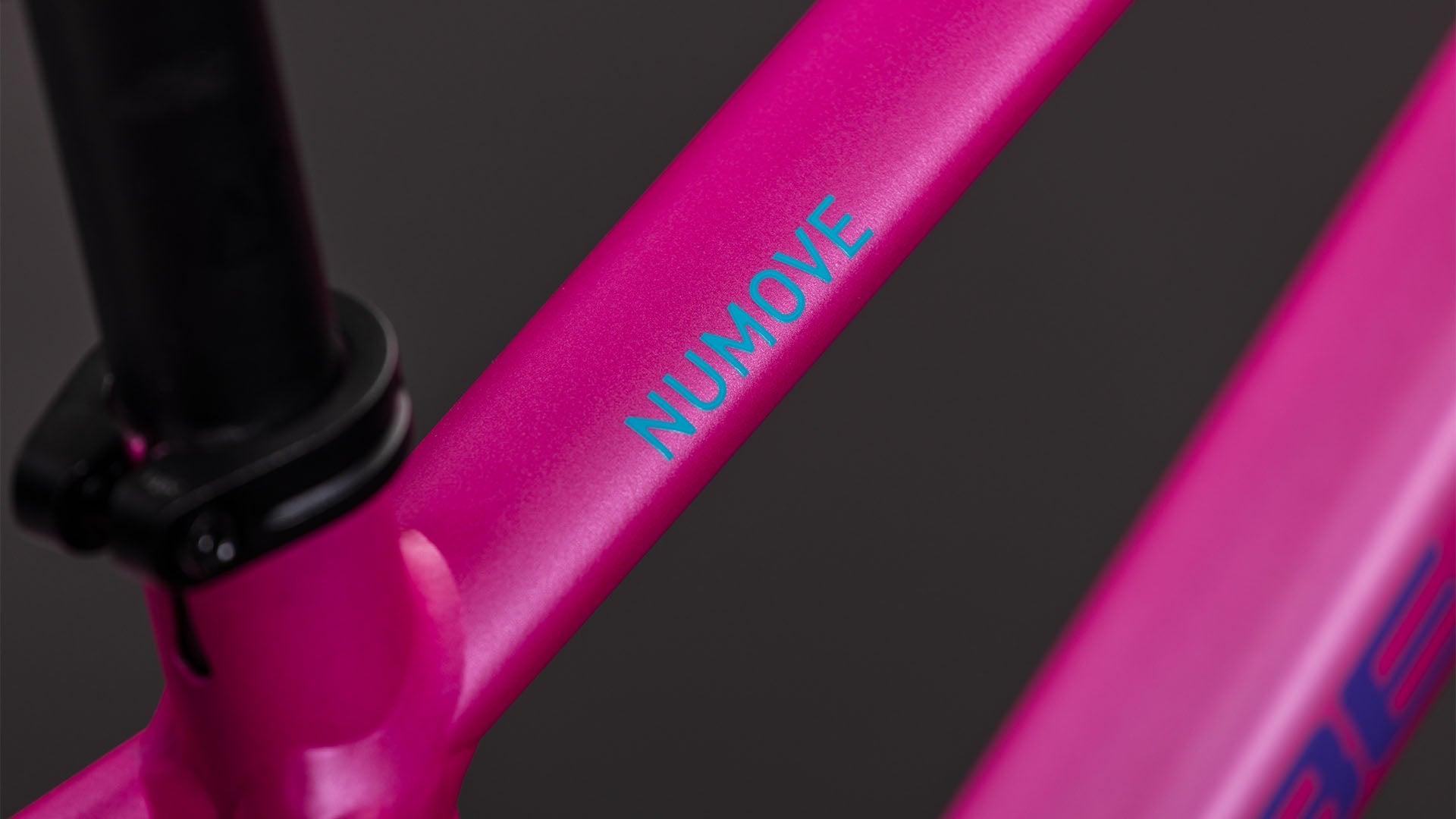 CUBE Numove 160 fucsia´n´plum.