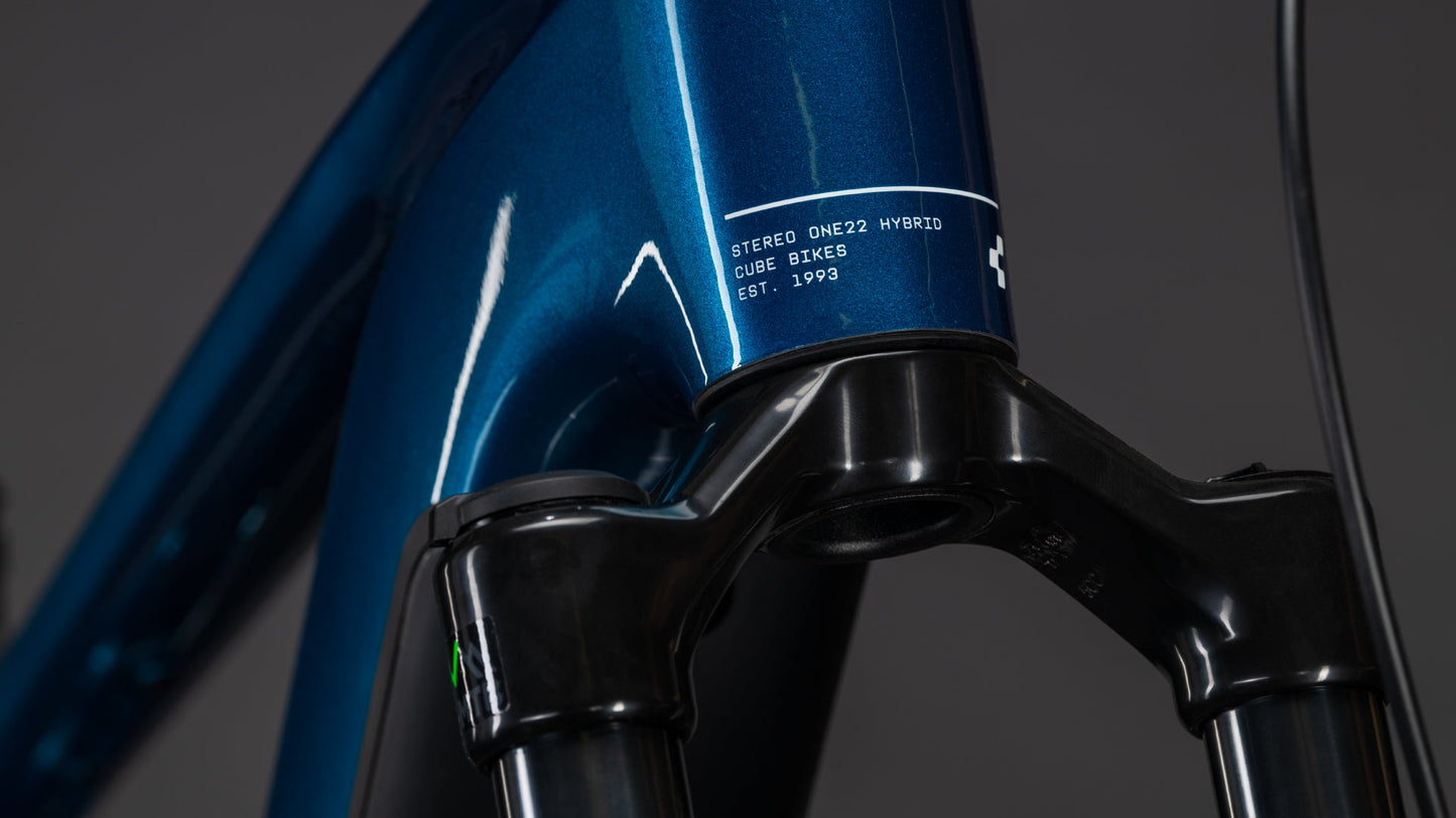 CUBE Stereo Hybrid ONE22 Race 800 electricblue´n´white