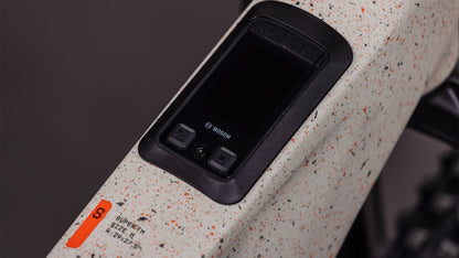 Bosch-Display am Oberrohr des CUBE AMS Hybrid 177 C:62 SUPER TM 600X in reedbeigegrit´n´orange