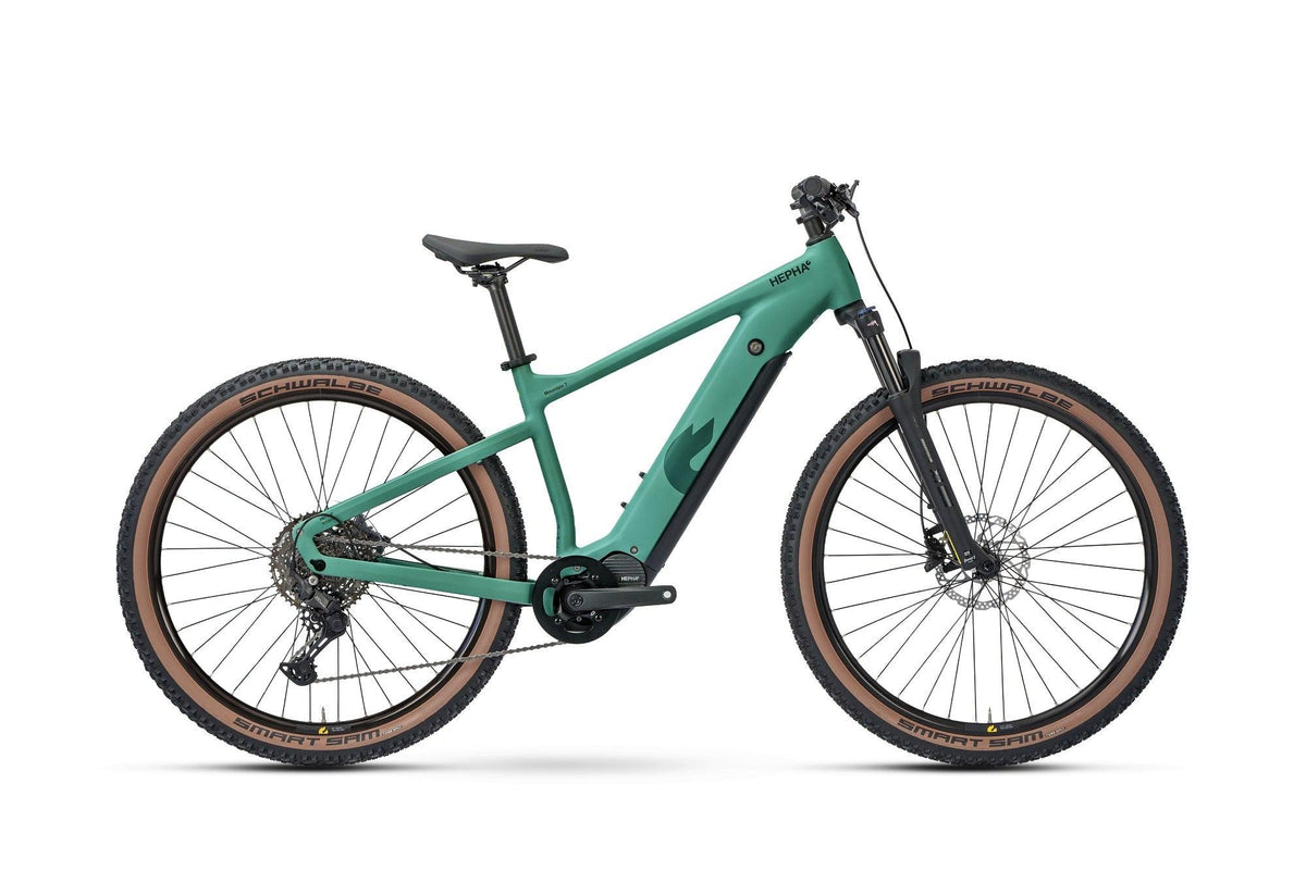 HEPHA Mountain 7 Ultra E-Mountainbike in petrol matt, Seitenansicht auf weißem Hintergrund