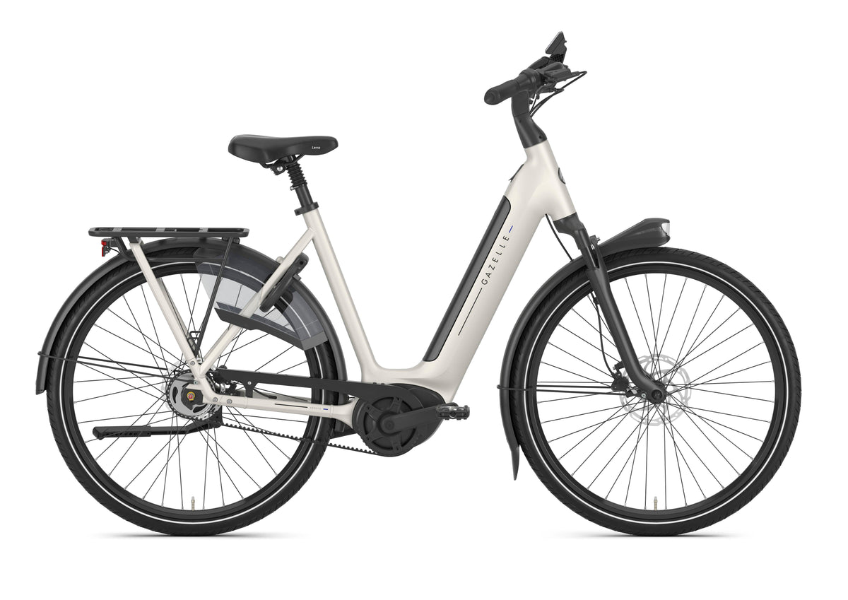 Gazelle Arroyo C5 Elite E-Bike 600 Wh RT in ivory white matt, Tiefeinsteiger mit Gepäckträger