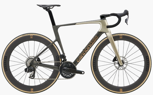 Cannondale SuperSix EVO 1 platinum Rennrad mit Carbonrahmen und tiefen Aero-Laufrädern