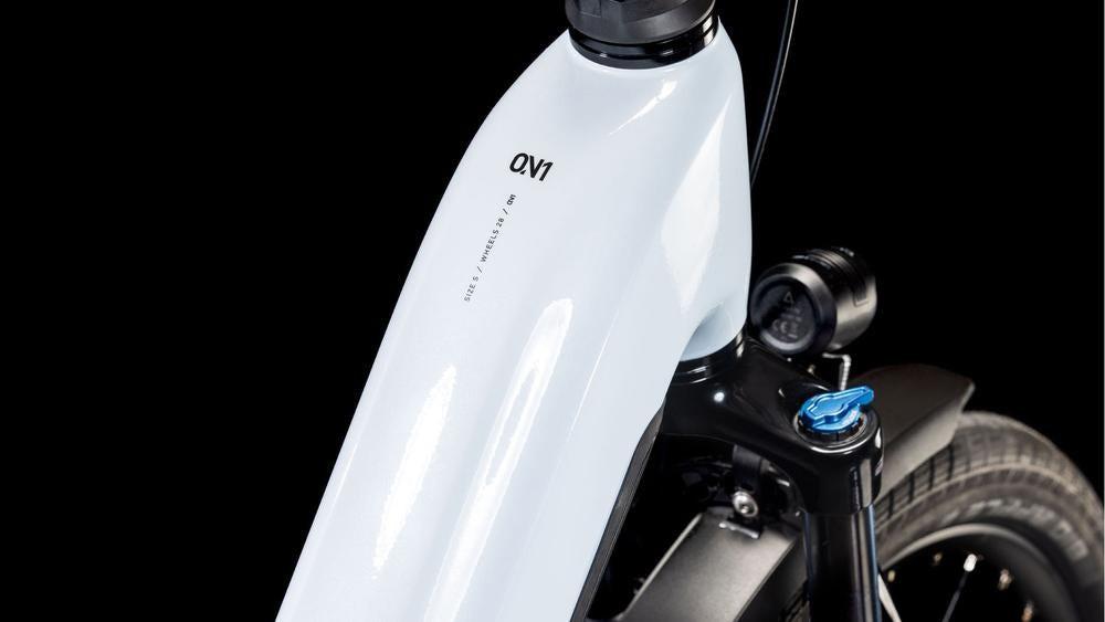 CUBE Kathmandu Hybrid ONE 600 polarwhite´n´black.