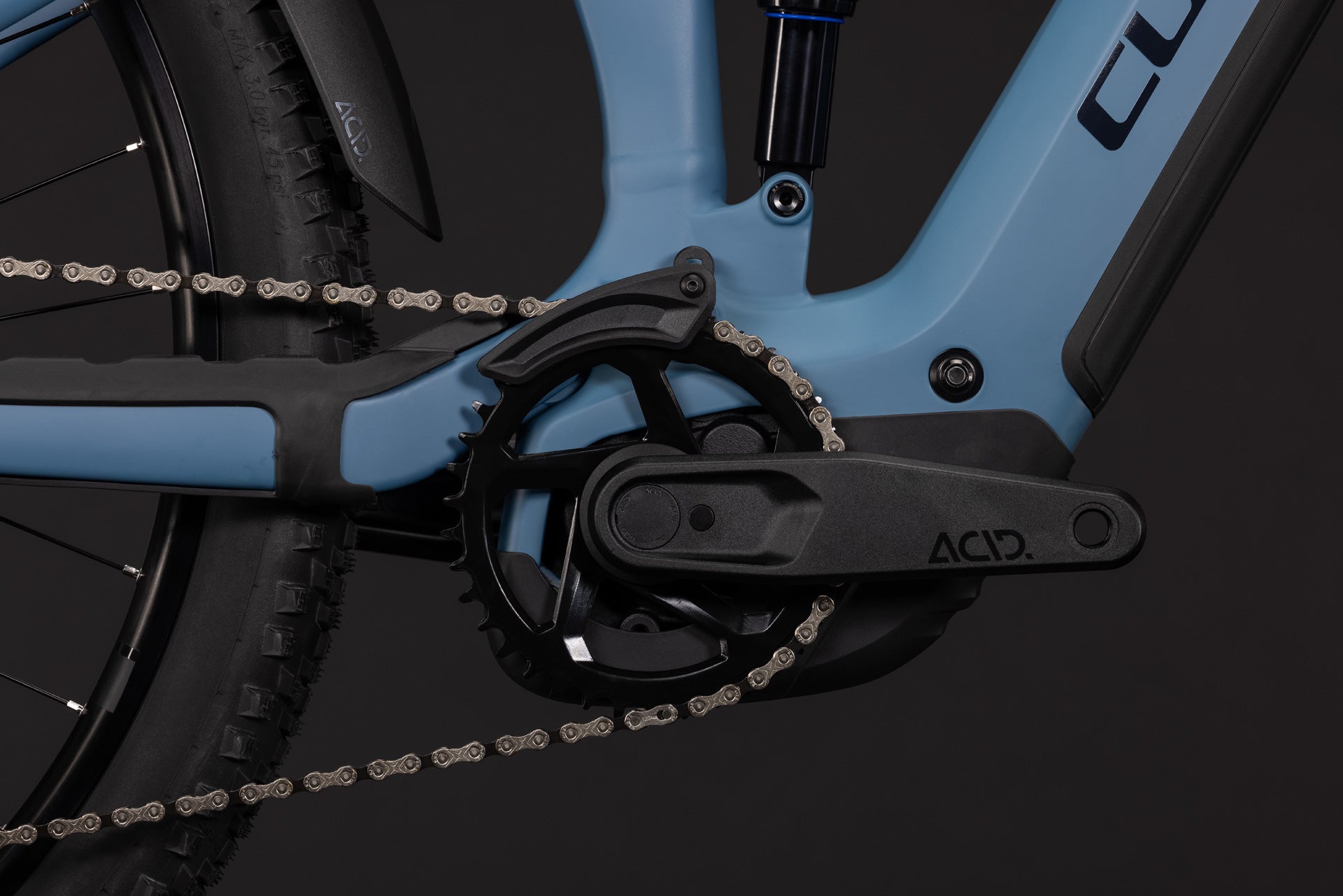 CUBE Stereo Hybrid ONE22 Pro 800 in bluesapphire´n´blue, Detail von Antrieb und Rahmen