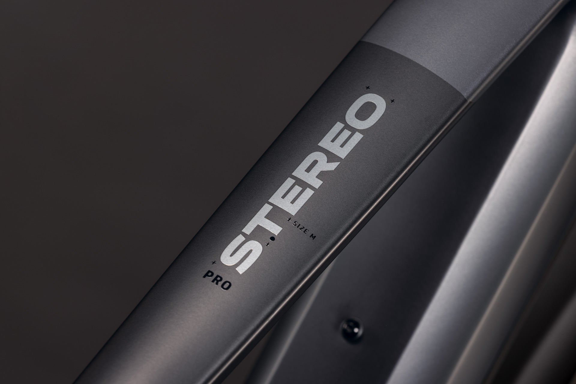 CUBE Stereo Hybrid ONE22 Pro 800 FE in slabgrey’n’chrome, Produktdetail
