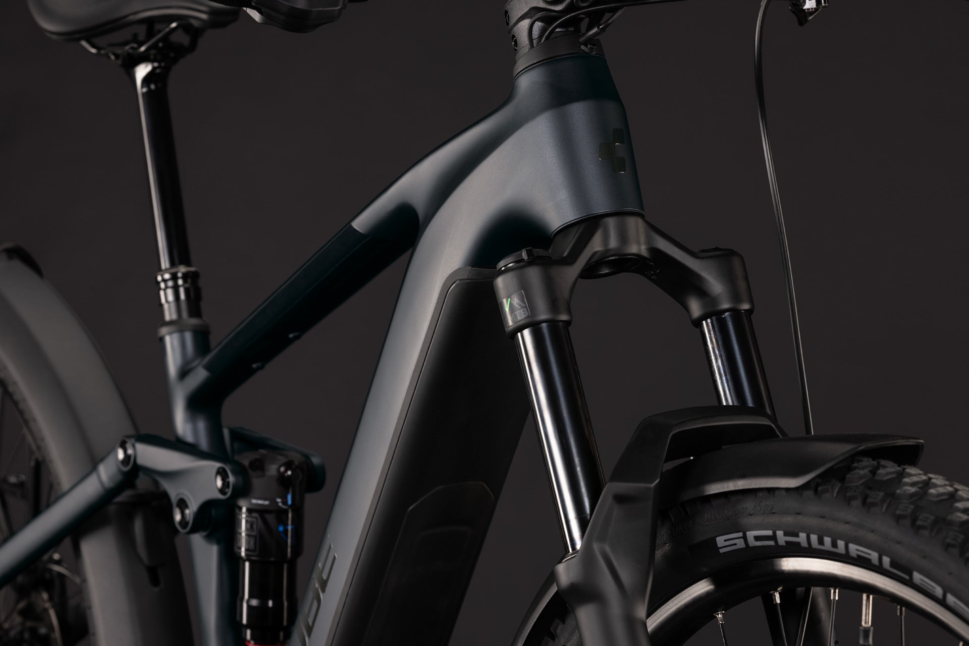CUBE Stereo Hybrid ONE44 Pro 800 FE in coal´n´black, Rahmen und Federgabel im Detail
