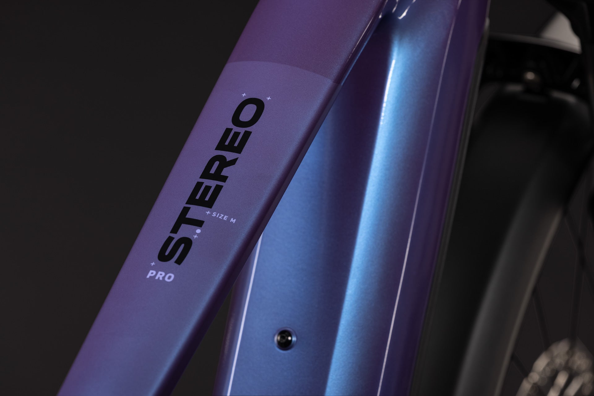 CUBE Stereo Hybrid ONE44 Pro 800 FE in blueiris'n'purple, Detailansicht des Rahmens