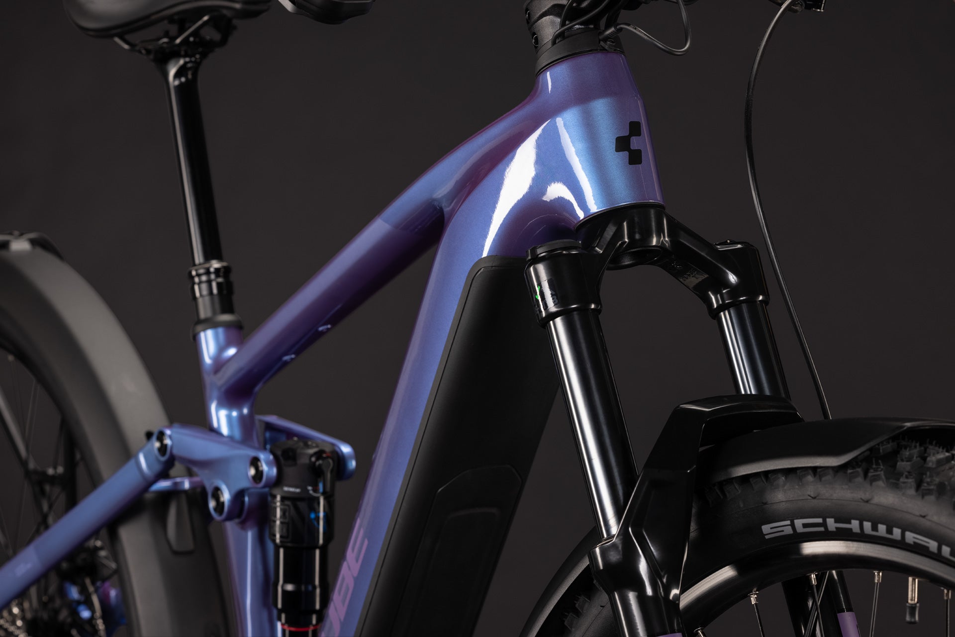 CUBE Stereo Hybrid ONE44 Pro 800 FE in blueiris´n´purple, Rahmen und Federgabel Detail