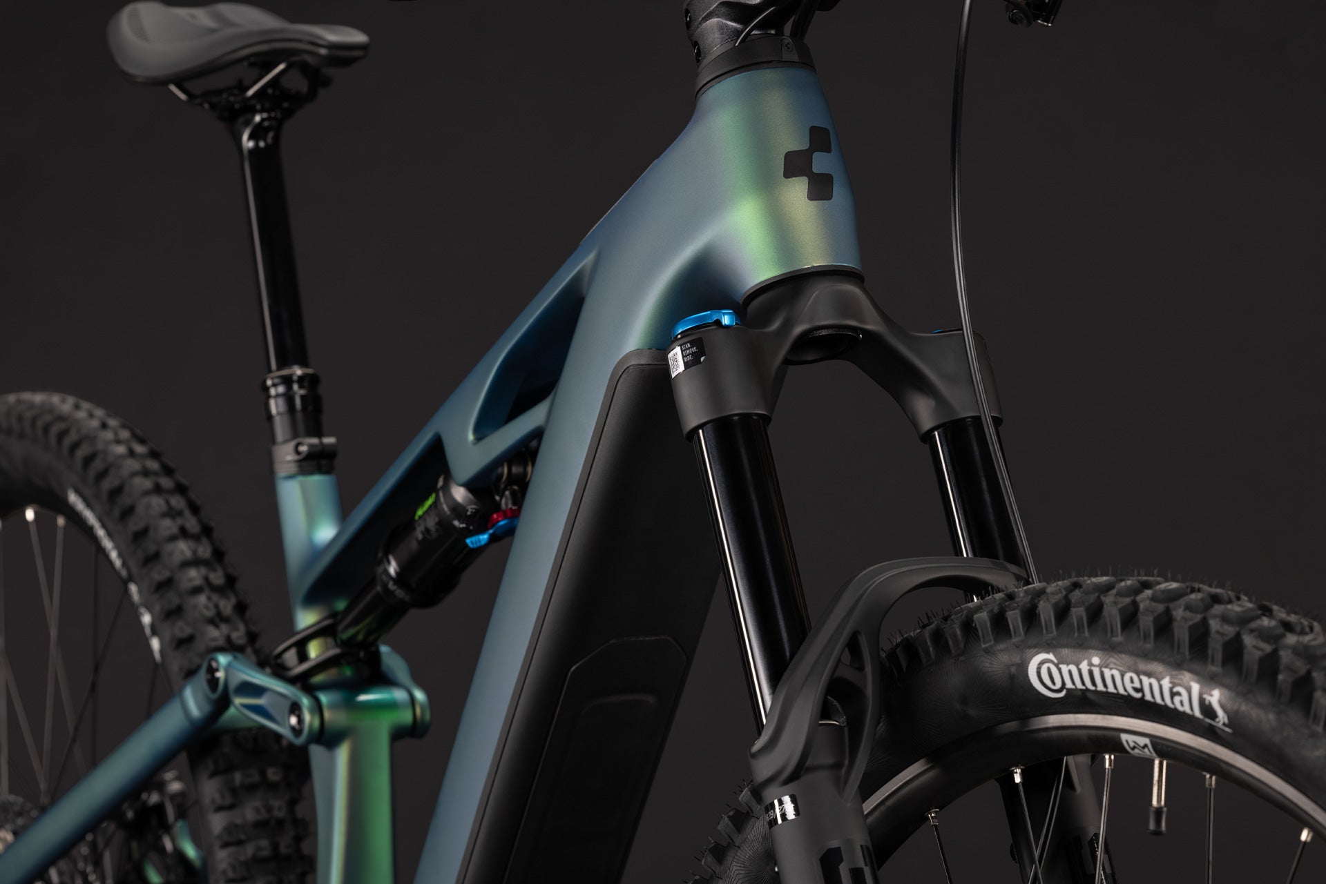 CUBE Stereo Hybrid ONE44 HPC SLX 800 in jungali´n´black, Detail von Rahmen und Federgabel