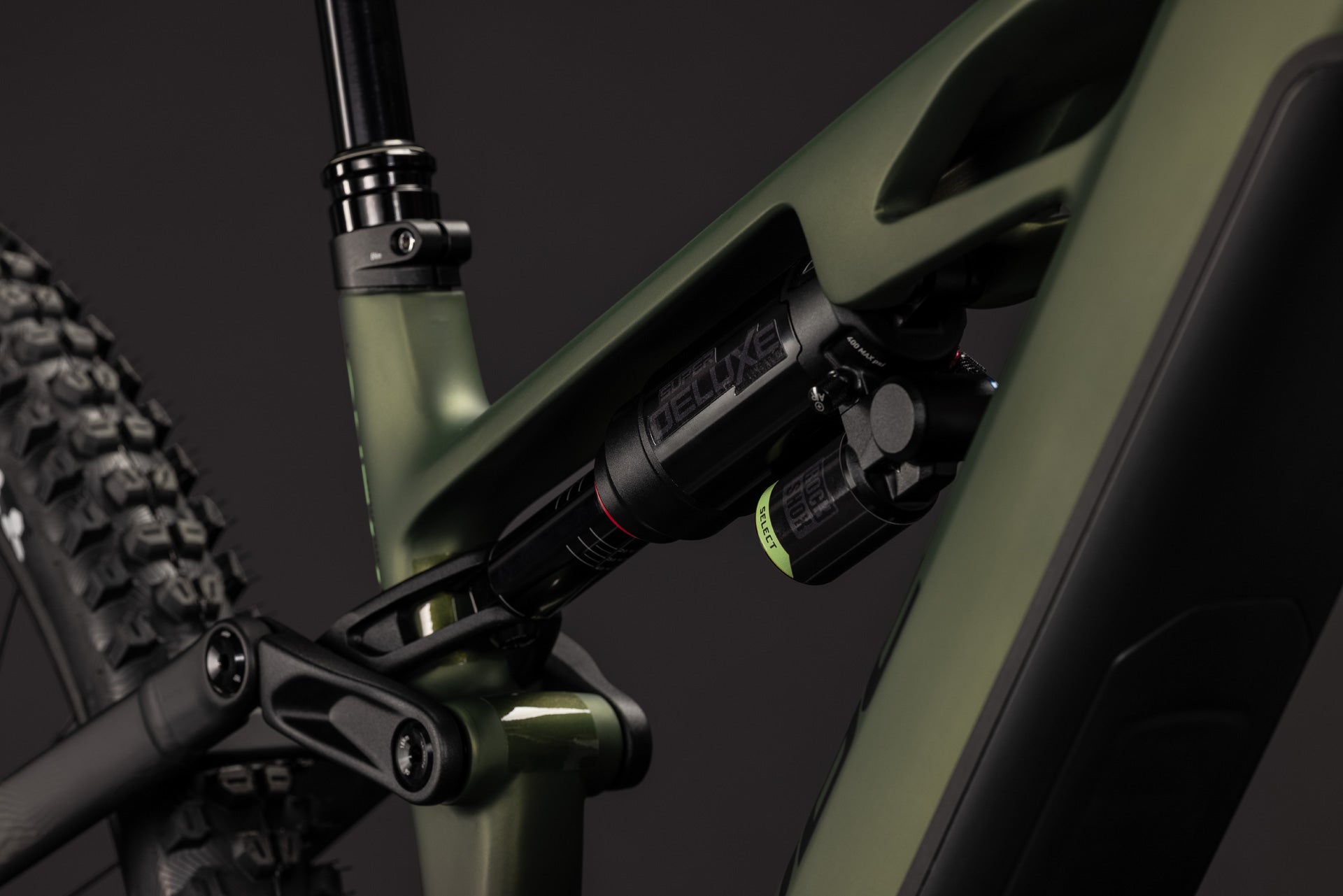 CUBE Stereo Hybrid ONE44 HPC TM 800 reedgreen´n´gills mit Hinterbaudämpfer im Detail