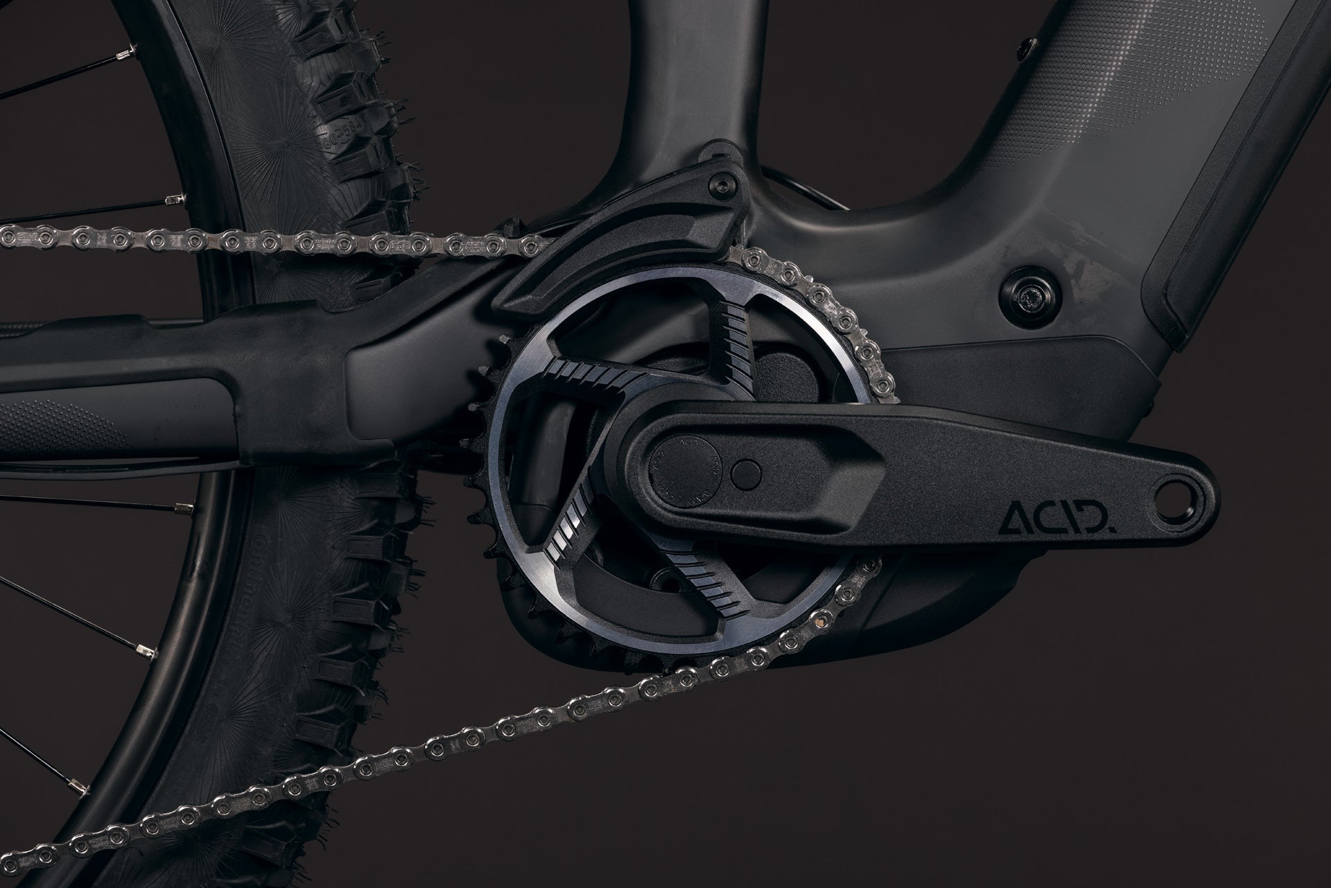CUBE Stereo Hybrid ONE77 HPC SLX 800 blackline, Detail von Kurbel, Kettenblatt und Rahmen