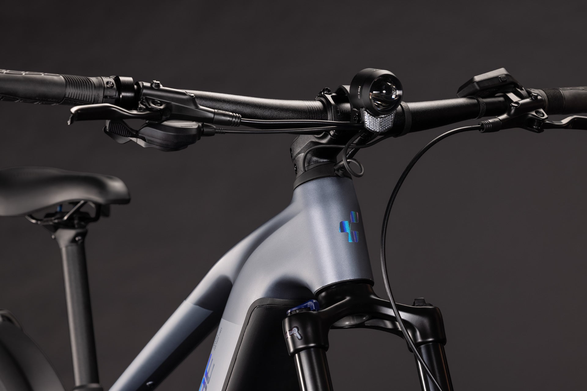 CUBE Reaction Hybrid Performance 720 FE ashgrey´n´prism E-Bike mit Lenkeransicht