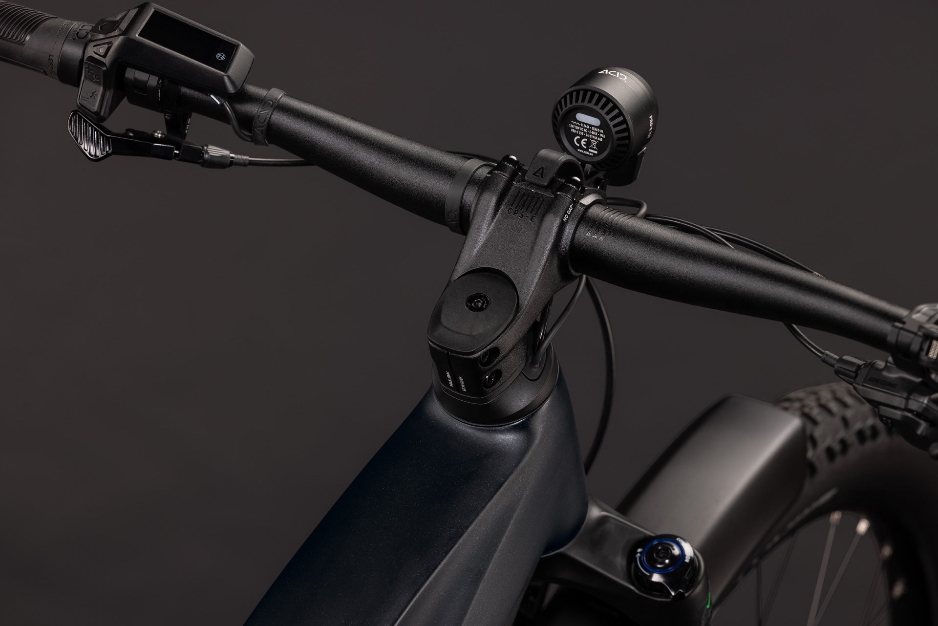 CUBE Reaction Hybrid Pro 800 FE silverdust'n'prism, E-Bike-Cockpit und Lenkerdetail