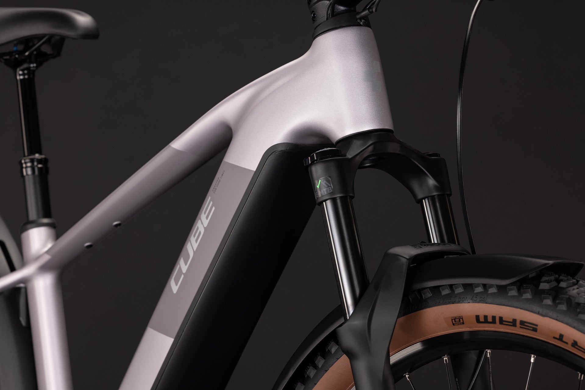 CUBE Reaction Hybrid Pro 800 FE lilacbreeze´n´prizm E-Bike im Detailansicht-Profil