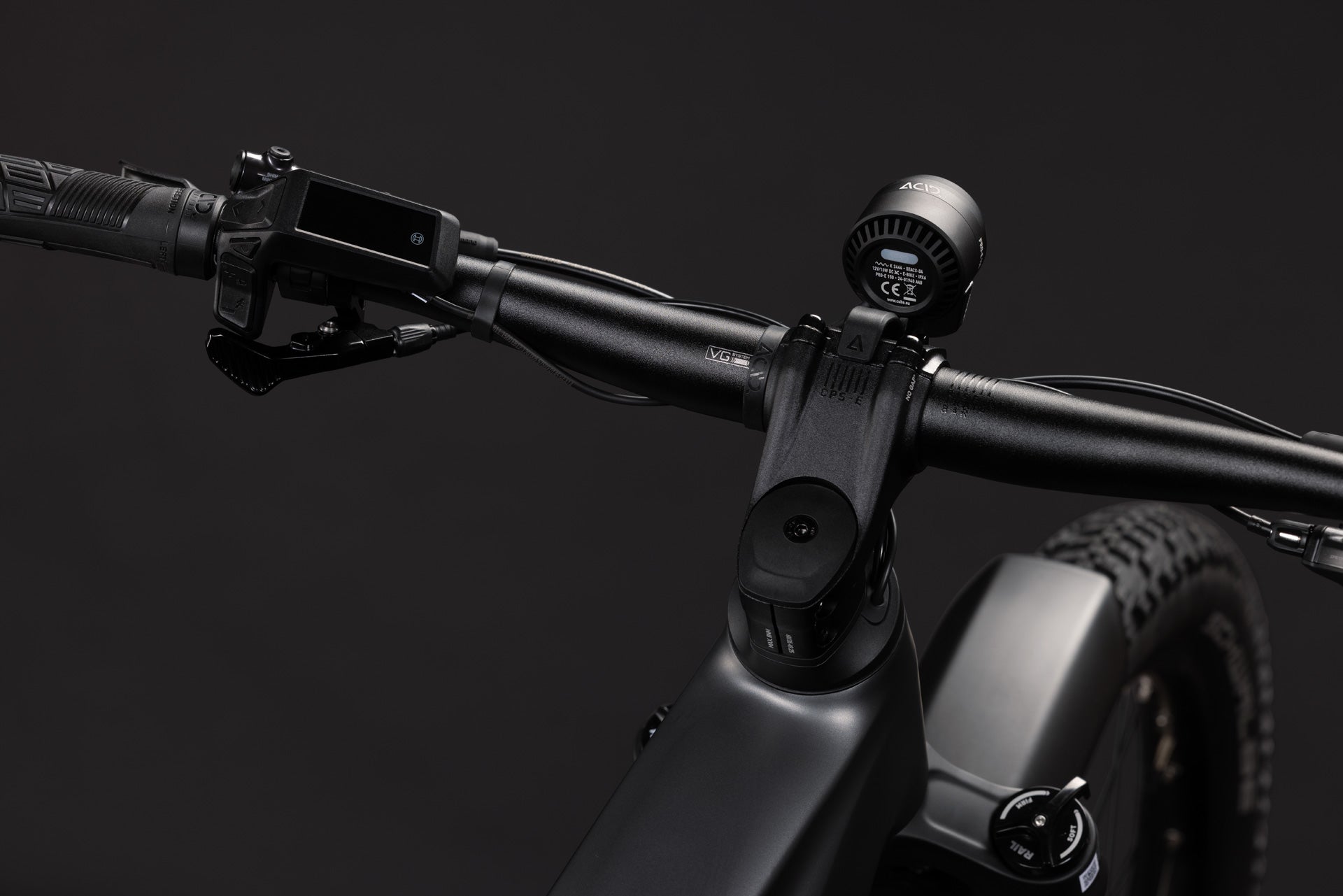 CUBE Reaction Hybrid Race 800 FE slabgrey'n'chrome mit Cockpit und Frontlicht