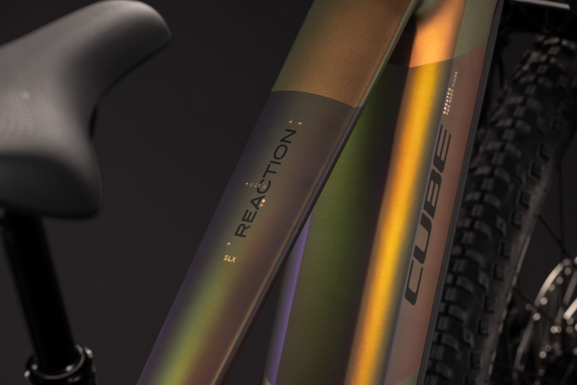 CUBE Reaction Hybrid SLX 800 autumn´n´black, Detailaufnahme von Rahmen und Sattel