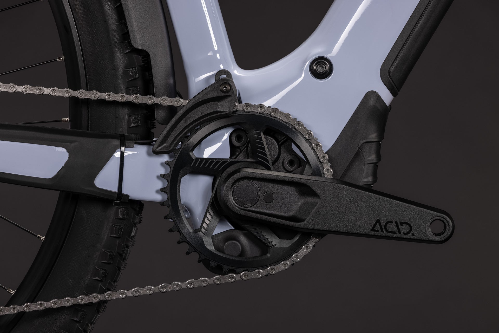 CUBE Reaction Hybrid SLX 800 FE artline, Detailaufnahme von Kettenblatt und Kurbeltrieb