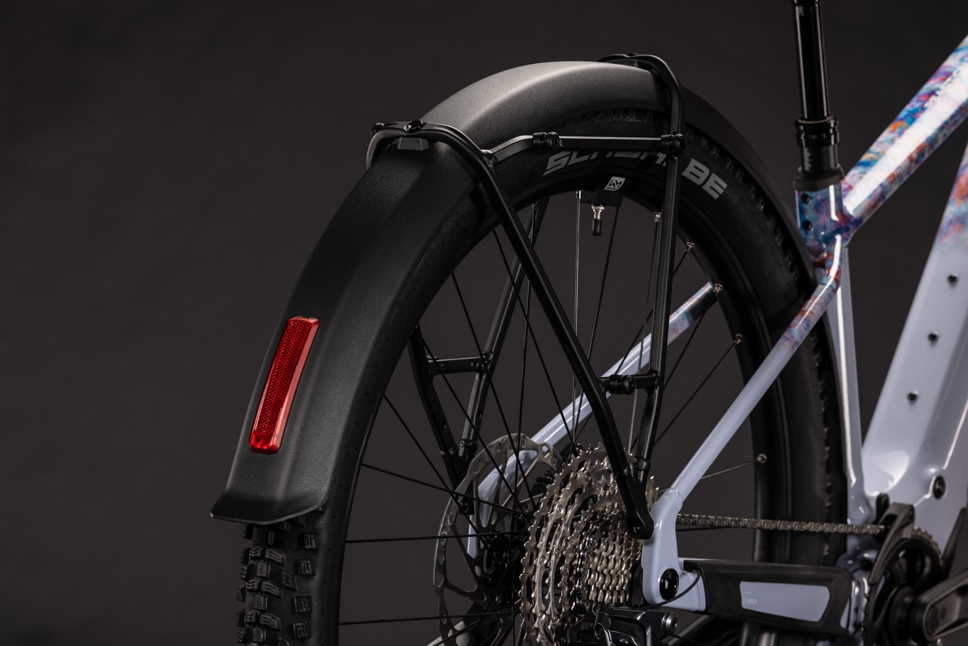 CUBE Reaction Hybrid SLX 800 FE artline, Hinterrad mit Schutzblech und Gepäckträger