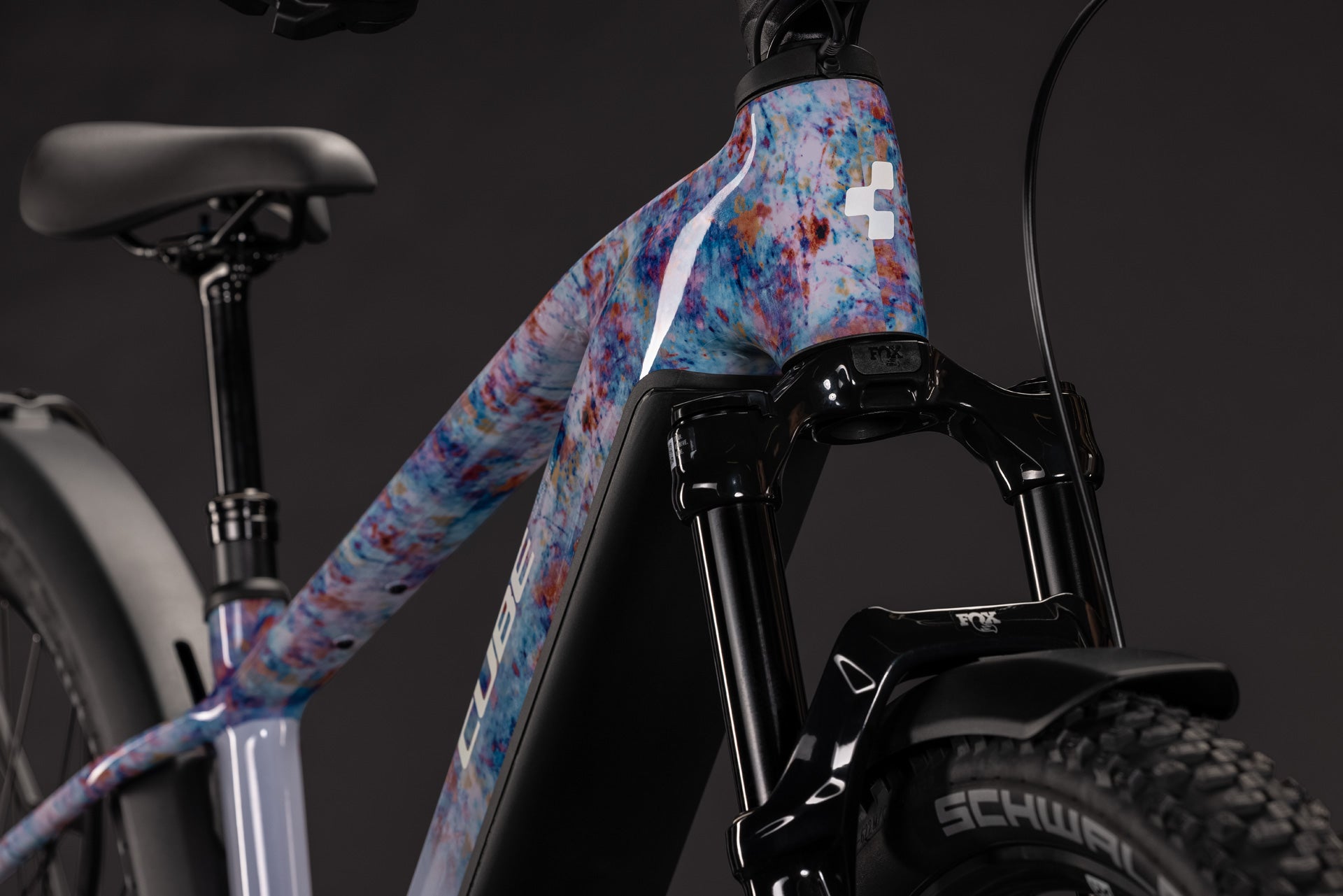 CUBE Reaction Hybrid SLX 800 FE artline E-MTB mit Federgabel und farbigem Rahmen-Detail