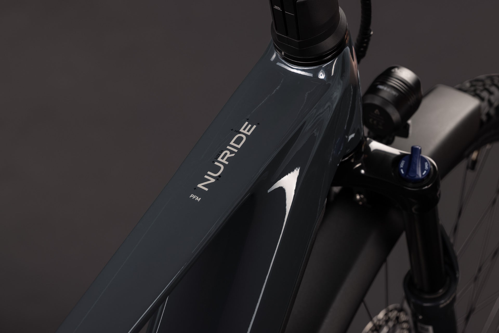 CUBE Nuride Hybrid Performance 720 in Shadowgrey und Grey, E-Bike Detailaufnahme