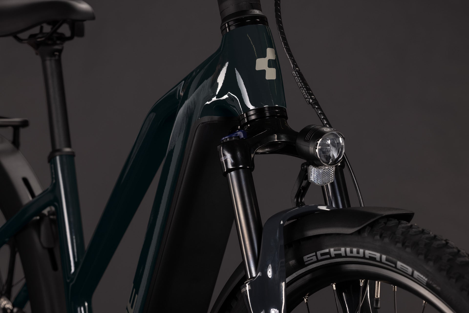 CUBE Nuride Hybrid Performance 720 in shadowgrey´n´grey, Akku im Unterrohr und Federgabel