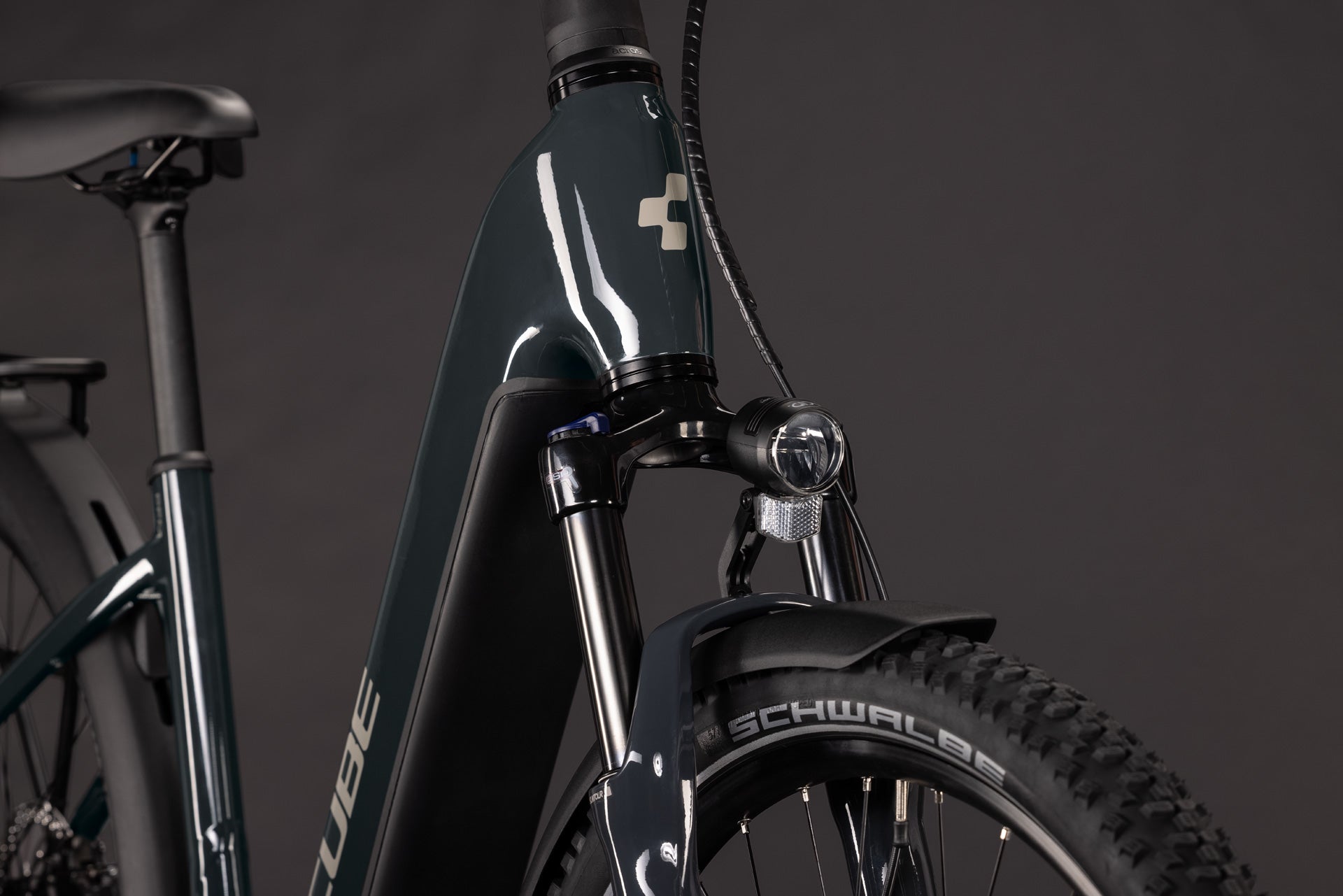 CUBE Nuride Hybrid Performance 720 shadowgrey´n´grey E-Bike mit Federgabel und Frontlicht