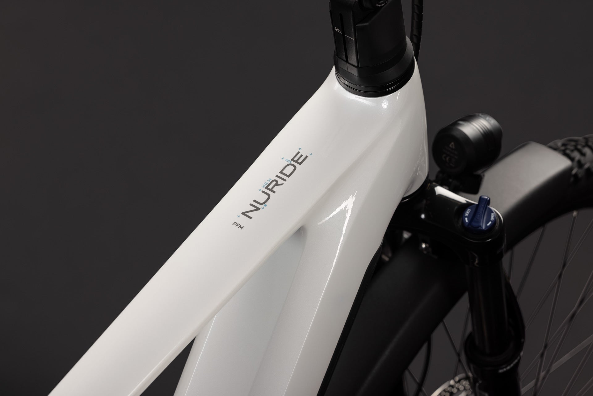 CUBE Nuride Hybrid Performance 720 in metallicwhite n grey, Detailansicht des Rahmens
