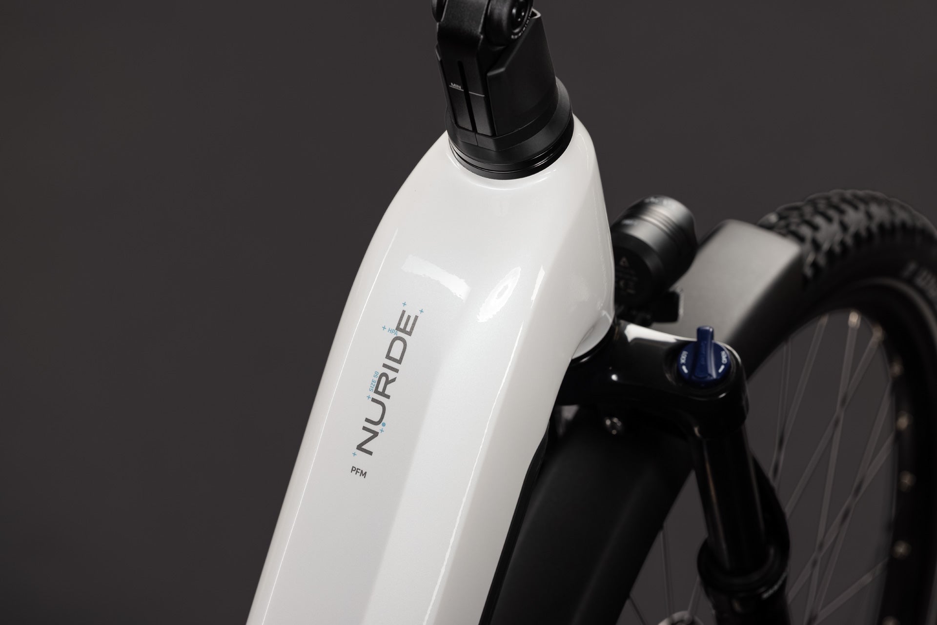 CUBE Nuride Hybrid Performance 720 E-Bike in metallicwhite´n´grey, Detailaufnahme Rahmen