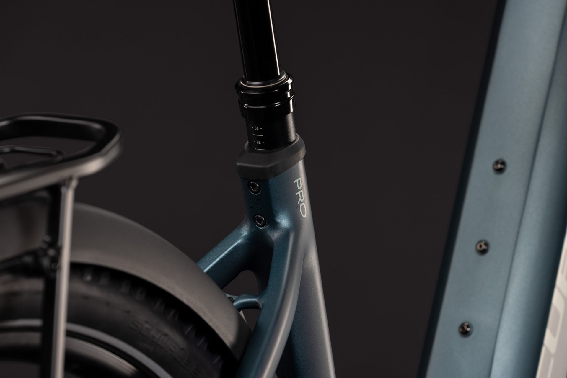 CUBE Nuride Hybrid Pro 800 in deepteal'n'blue, Detailansicht des Fahrradrahmens