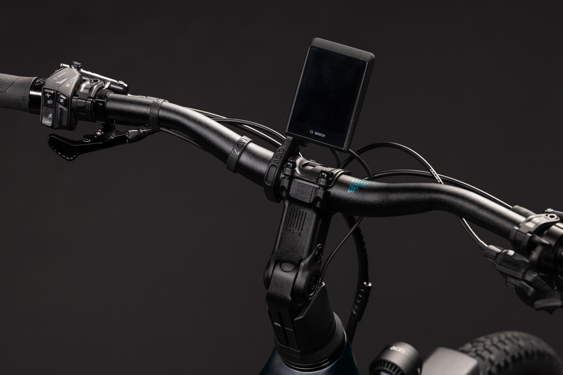 CUBE Nuride Hybrid EXC 800 E-Bike: Lenker mit Bosch-Display in coal´n´chrome