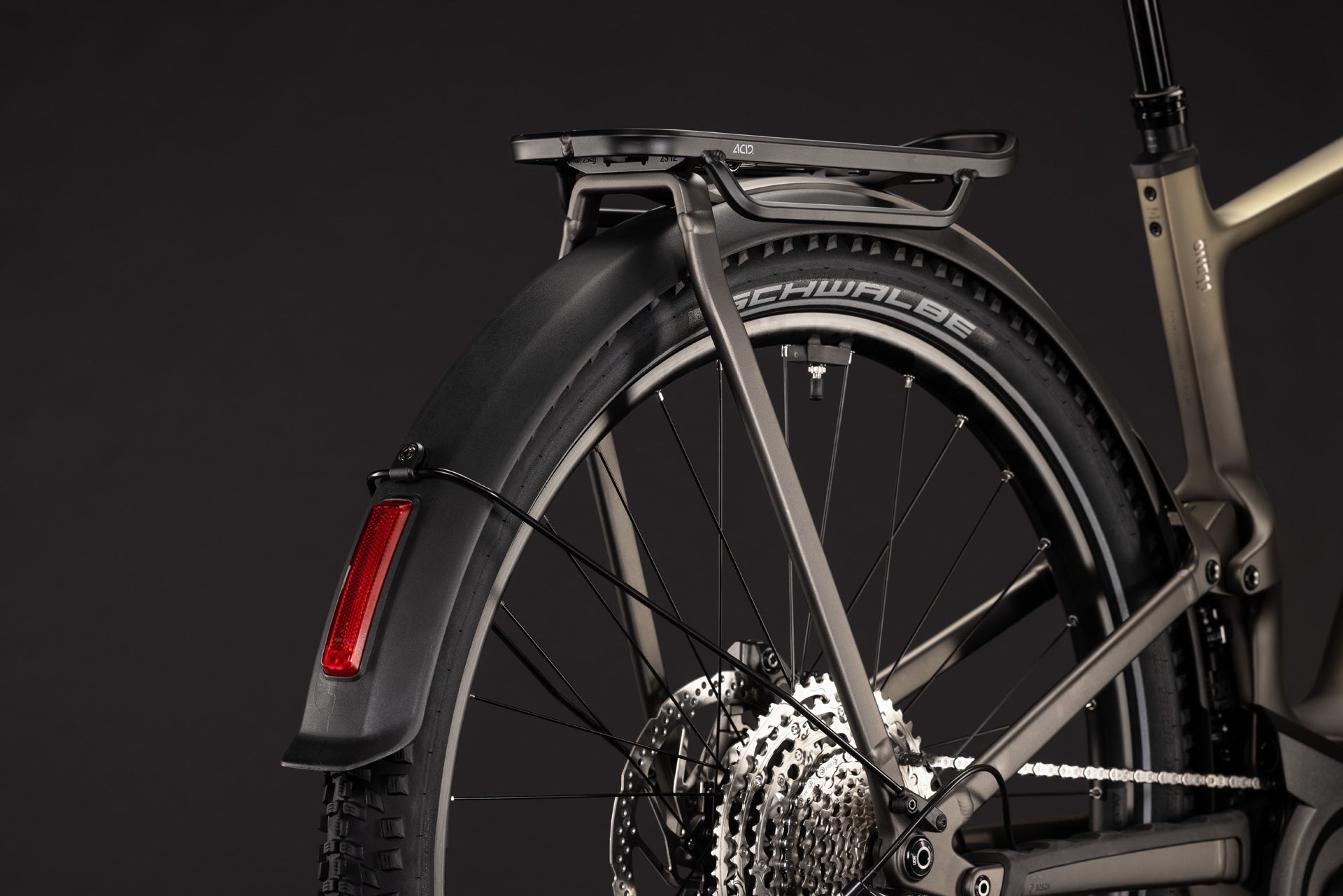 CUBE Nuride Hybrid ONE11 HPC SLX 800 goldenbrown'n'black, Gepäckträger und Hinterrad详情