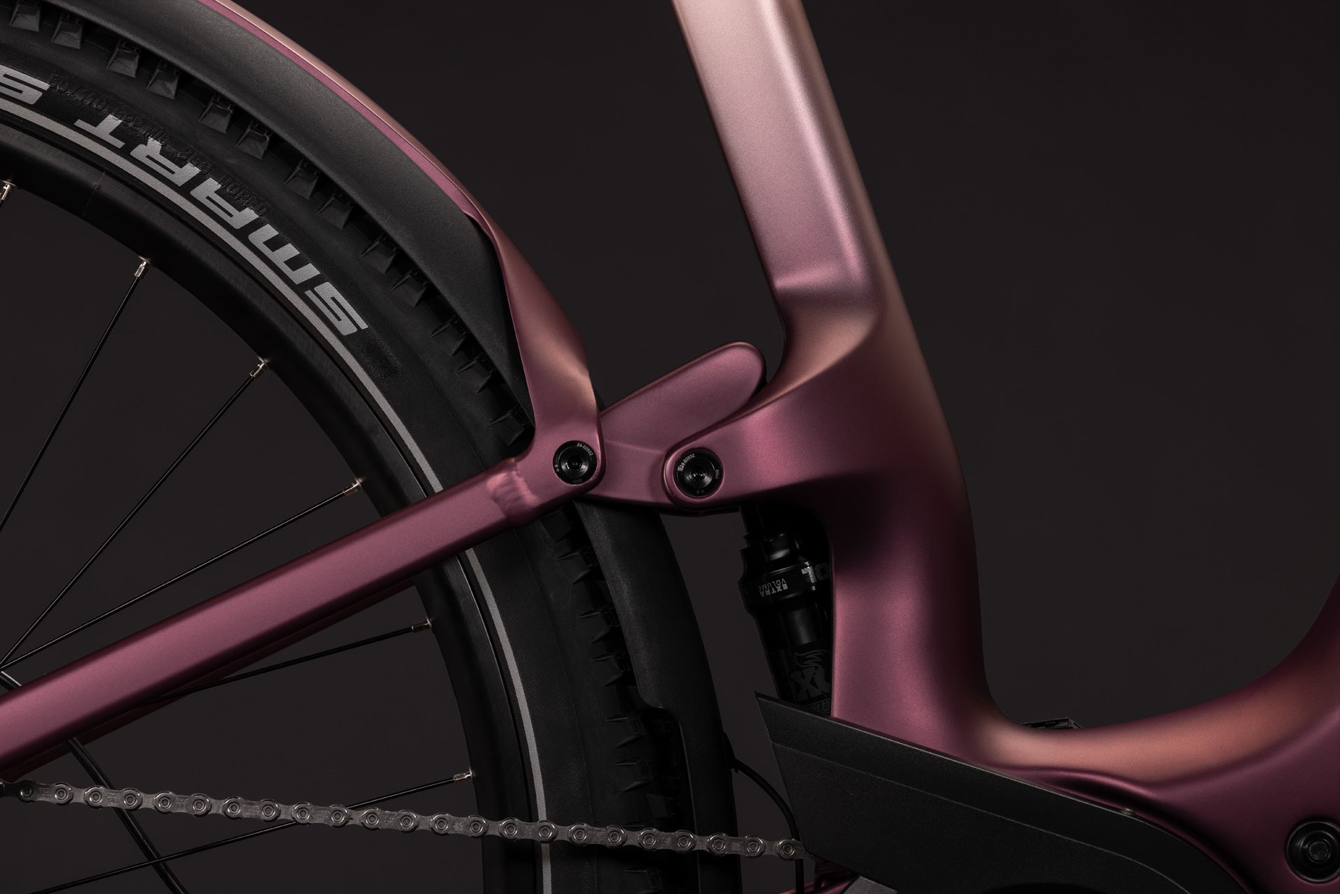 CUBE Nuride Hybrid ONE11 HPC SLX 800 mauve´n´black, Detailansicht Hinterbau und Federung