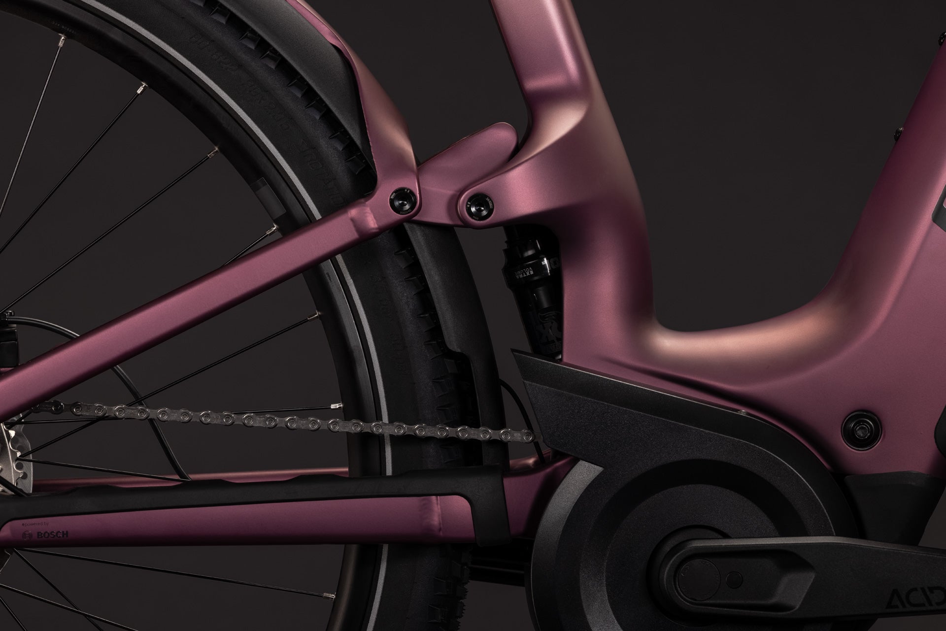 CUBE Nuride Hybrid ONE11 HPC SLX 800 mauve´n´black, Rahmen- und Dämpferdetail am Hinterbau