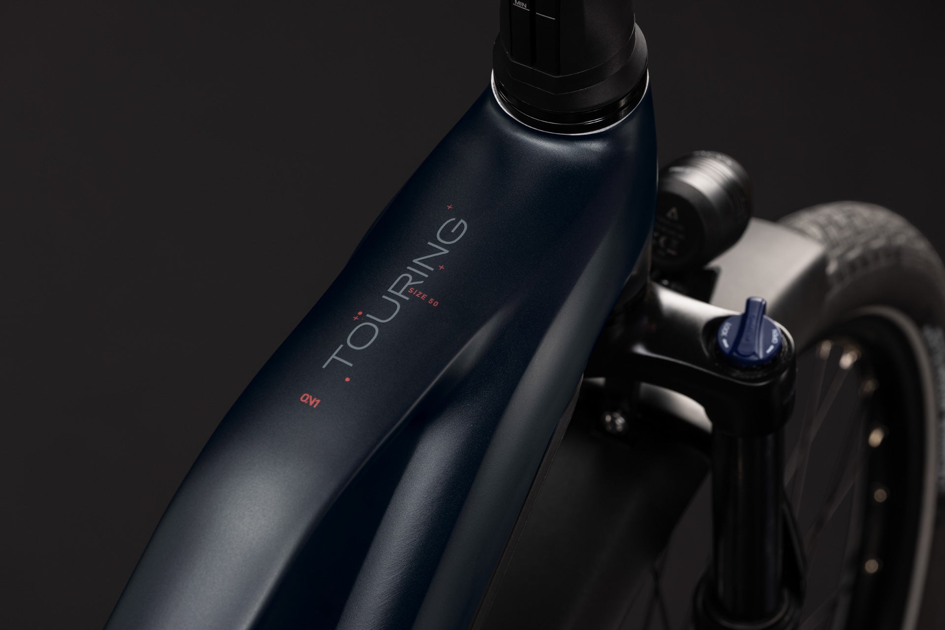 CUBE Touring Hybrid ONE 600 in grey´n´coolgrey, E-Trekkingrad im Detailfoto
