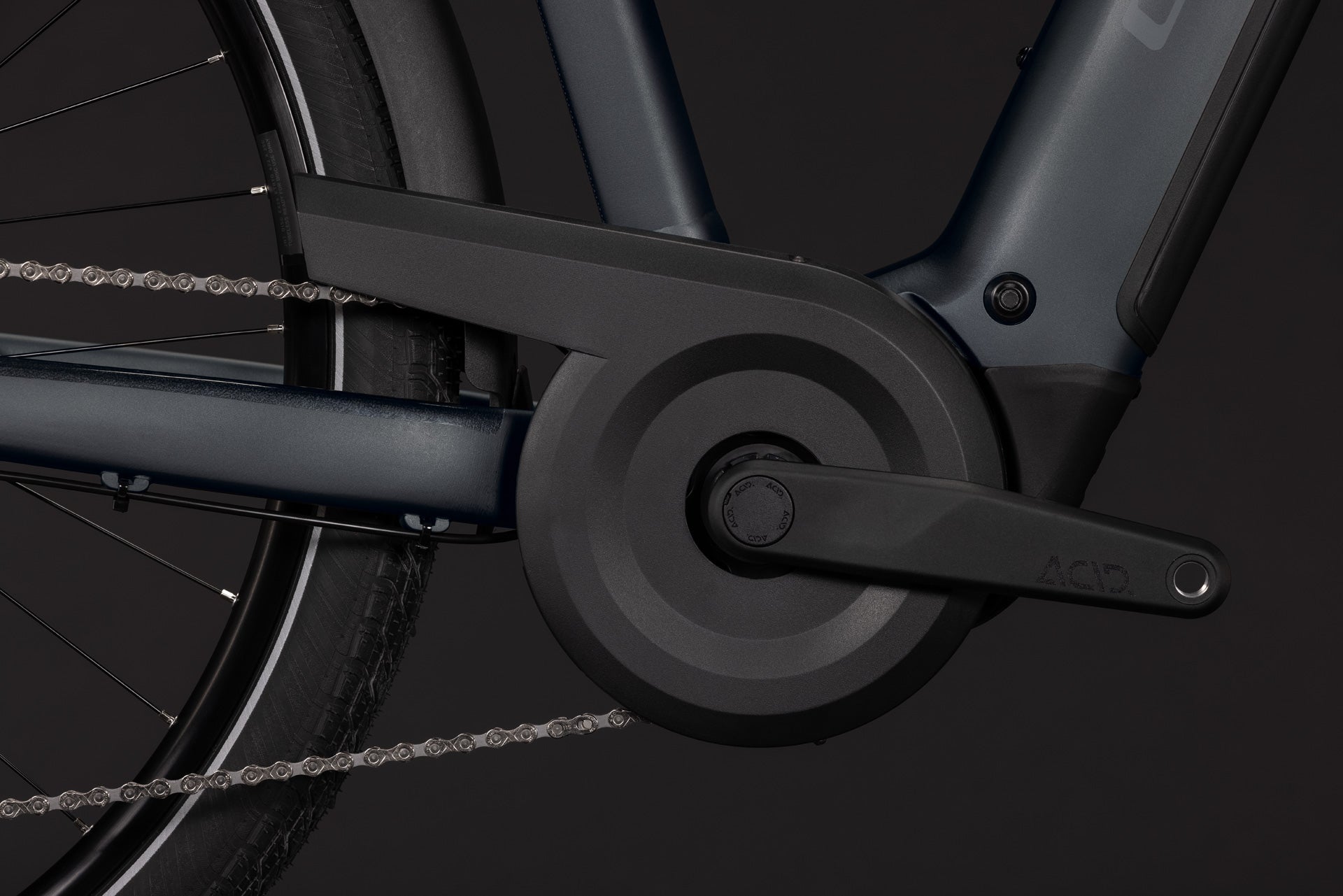 CUBE Touring Hybrid ONE 600 in grey´n´coolgrey, Detailaufnahme von Motor und Antrieb
