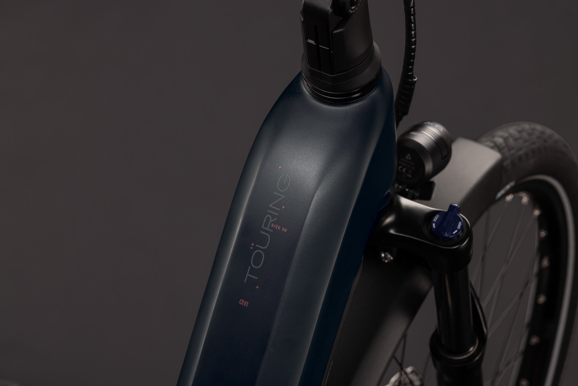 CUBE Touring Hybrid ONE 600 in grey´n´coolgrey, E-Bike Detailansicht