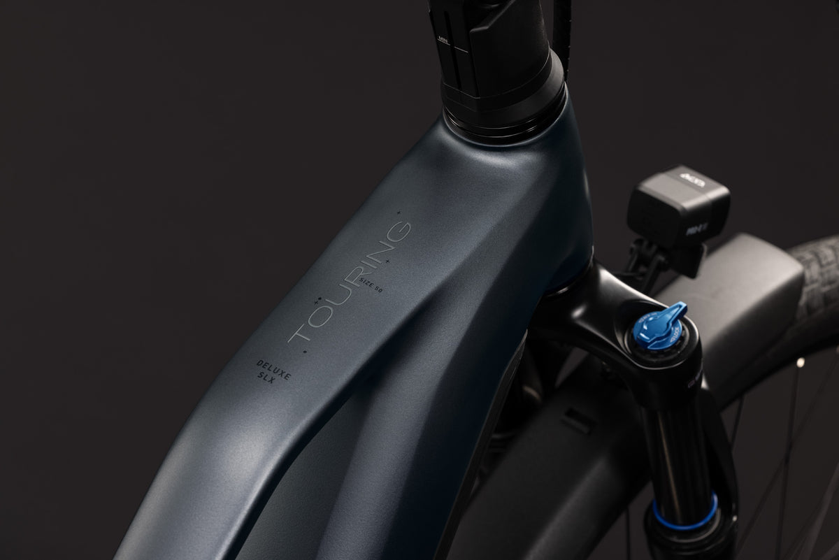 CUBE Touring Hybrid Deluxe SLX 800 in slabgrey’n’chrome, E-Bike-Detailansicht