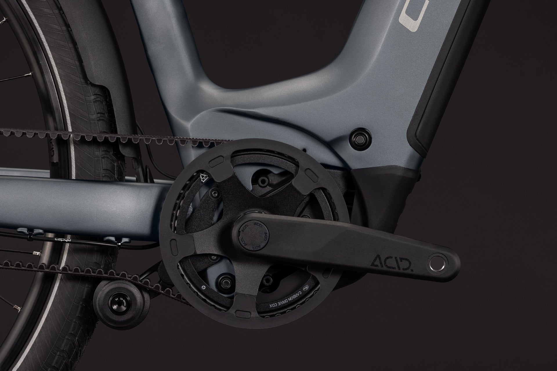 CUBE Touring Hybrid Deluxe SLX 800 in slabgrey’n’chrome mit Antrieb und Kette