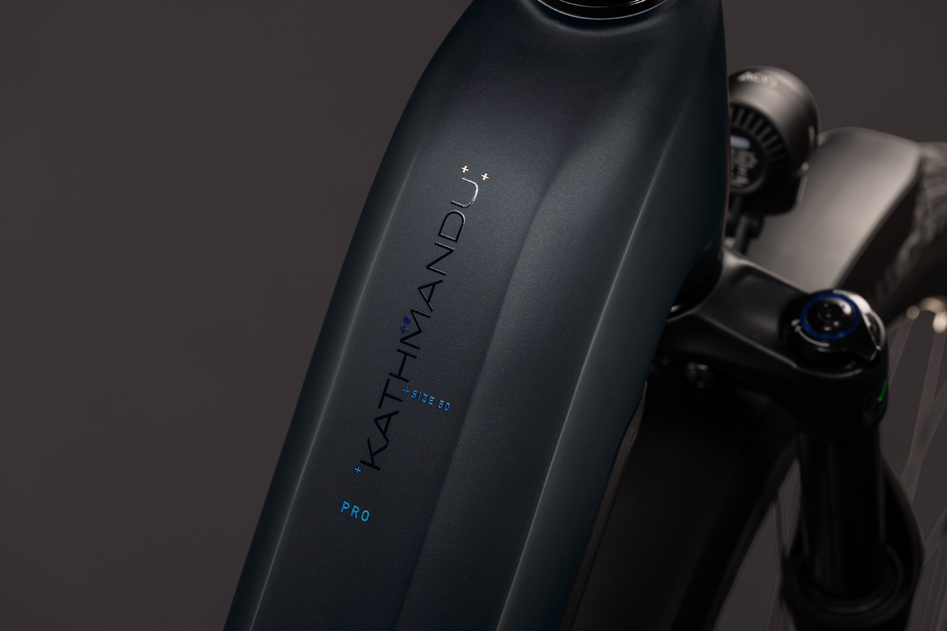 CUBE Kathmandu Hybrid Pro 800 coal'n'black E-Bike Rahmen im Detail