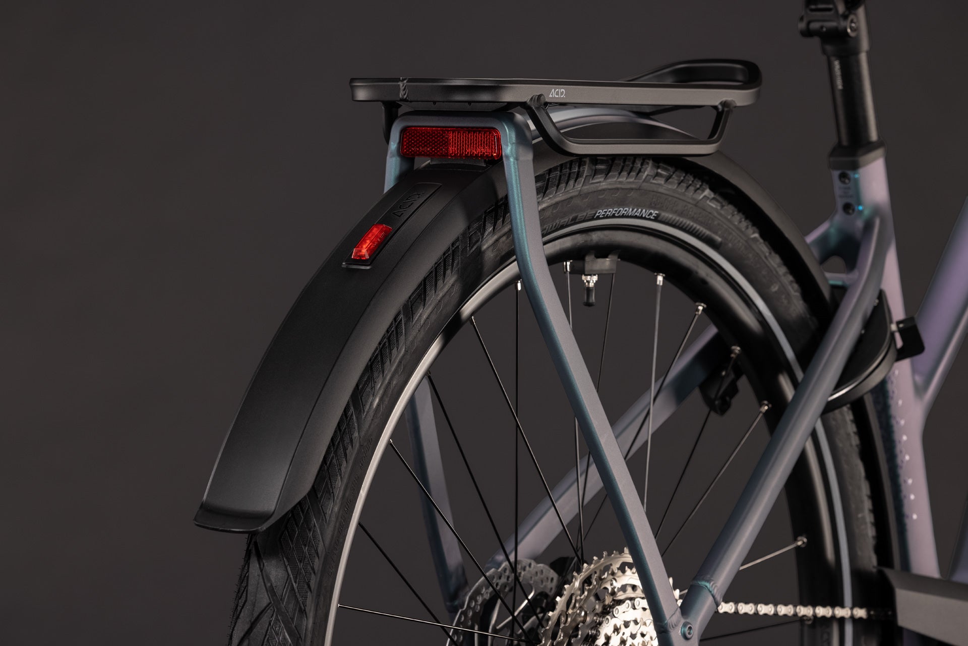 CUBE Kathmandu Hybrid Pro 800 smaragdgrey´n´black, Heck mit Gepäckträger und Schutzblech