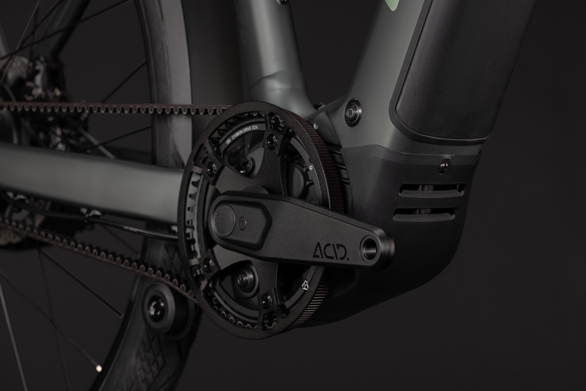 CUBE Kathmandu Hybrid Deluxe Pro 800 in blackforest´n´chrome, Antrieb und Kettenblattdetail