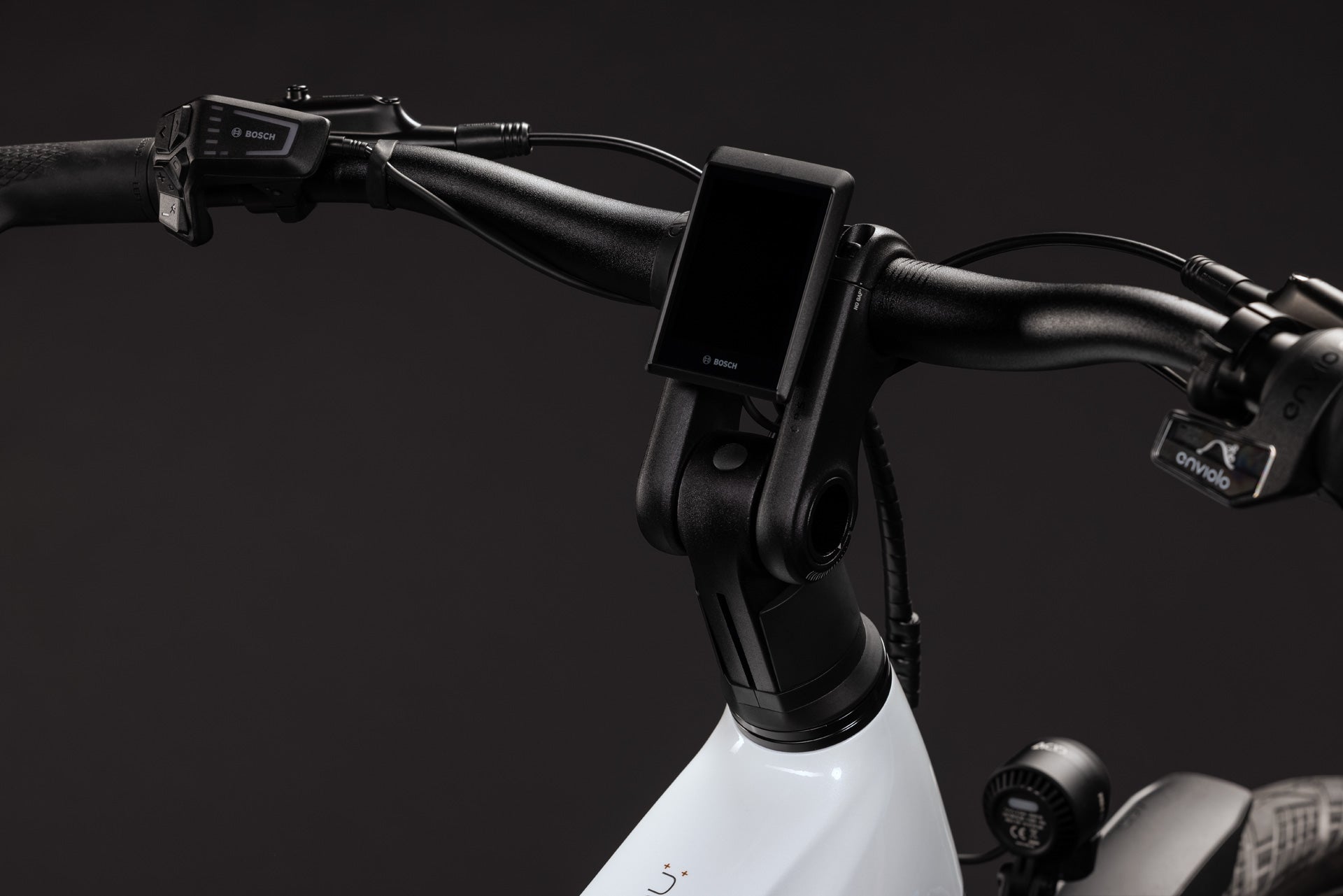 CUBE Kathmandu Hybrid Deluxe Pro 800, Cockpit mit Bosch-Display in metallicwhite´n´chrome